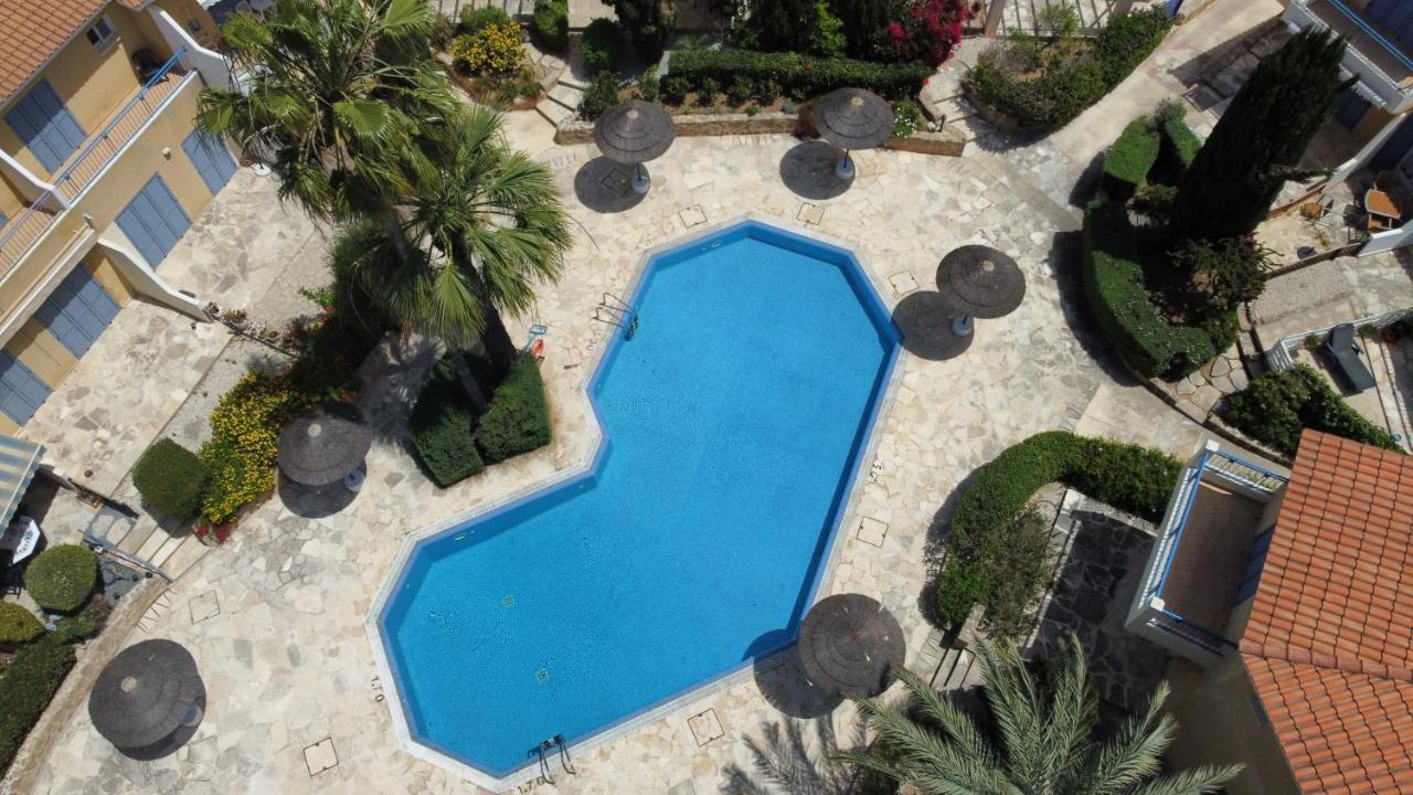Regina Gardens Lovely Apartment Pafos Exterior foto