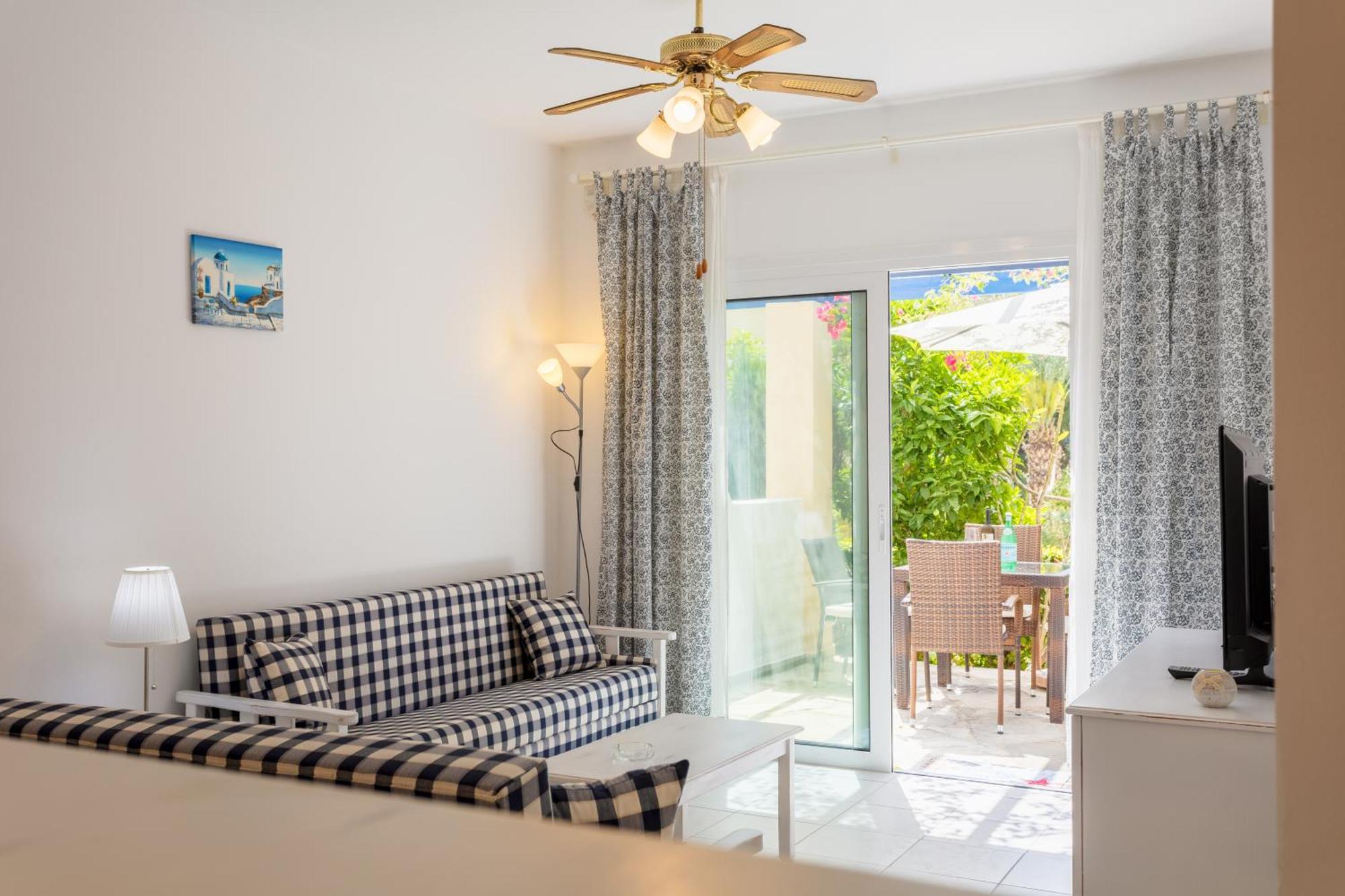 Regina Gardens Lovely Apartment Pafos Exterior foto