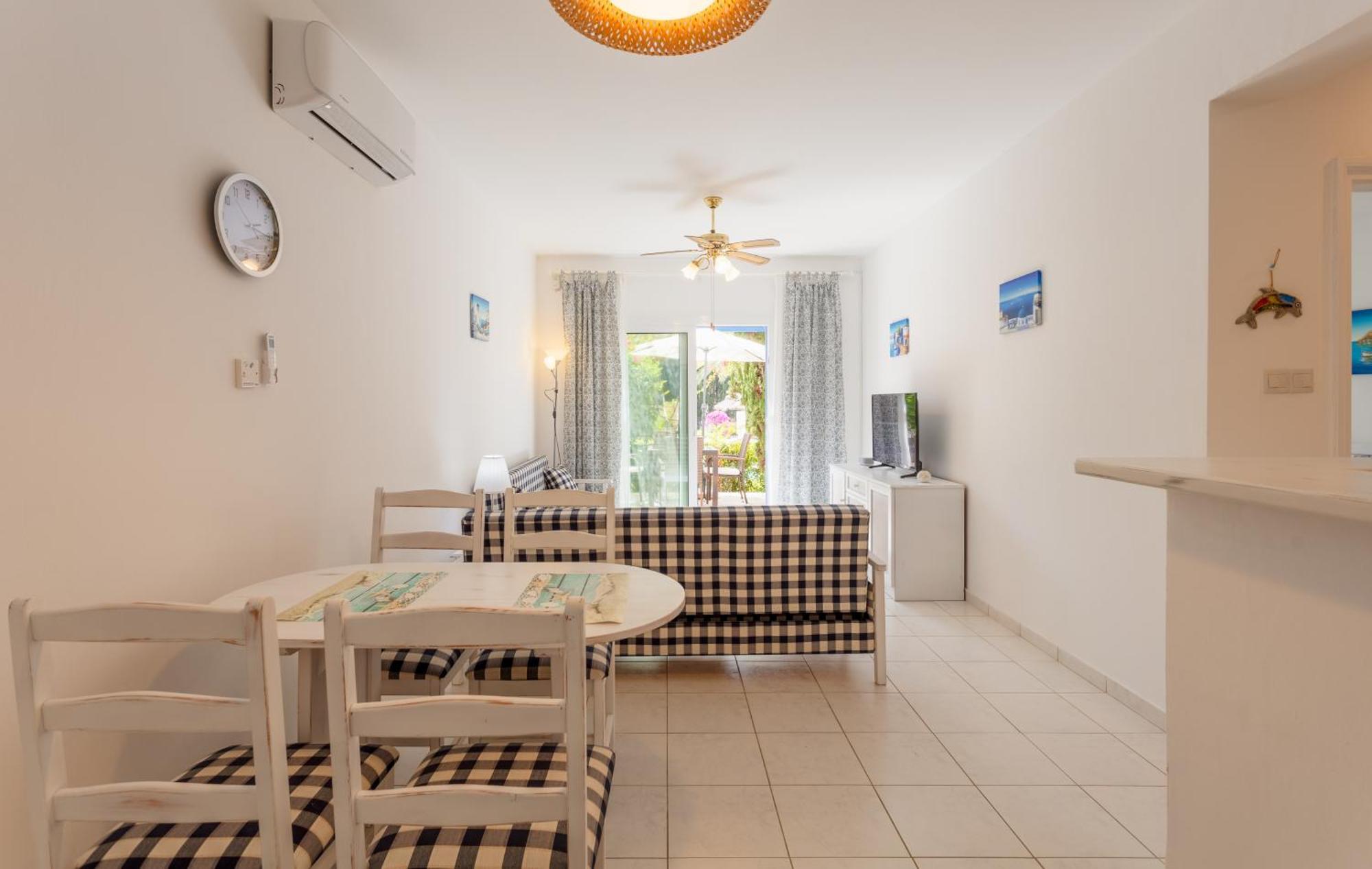 Regina Gardens Lovely Apartment Pafos Exterior foto