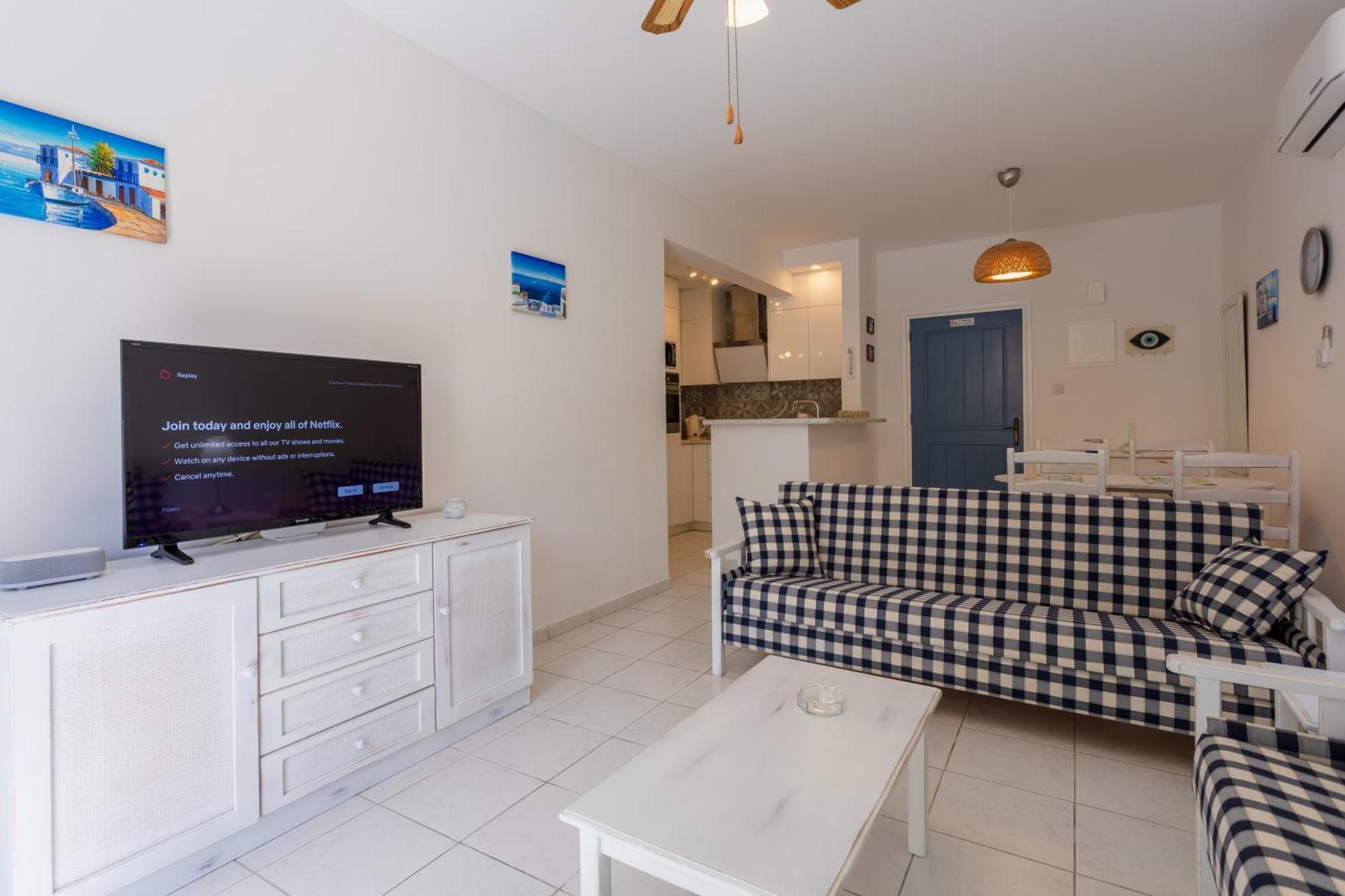 Regina Gardens Lovely Apartment Pafos Exterior foto