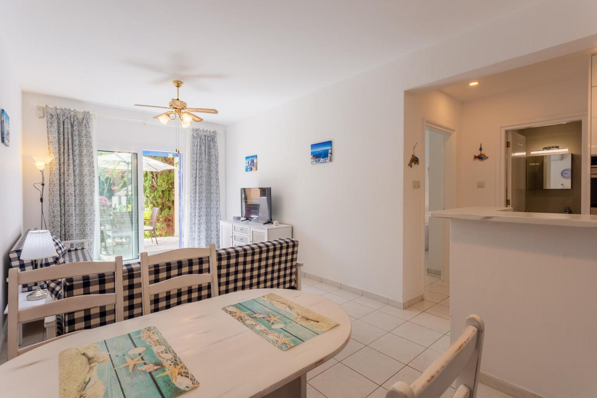 Regina Gardens Lovely Apartment Pafos Exterior foto