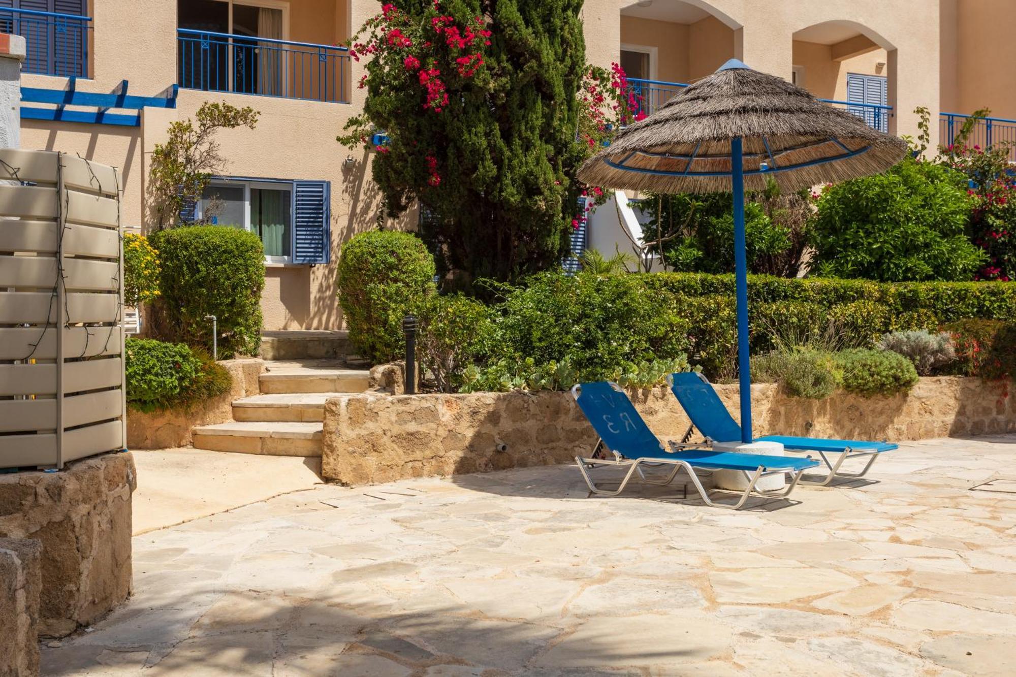 Regina Gardens Lovely Apartment Pafos Exterior foto