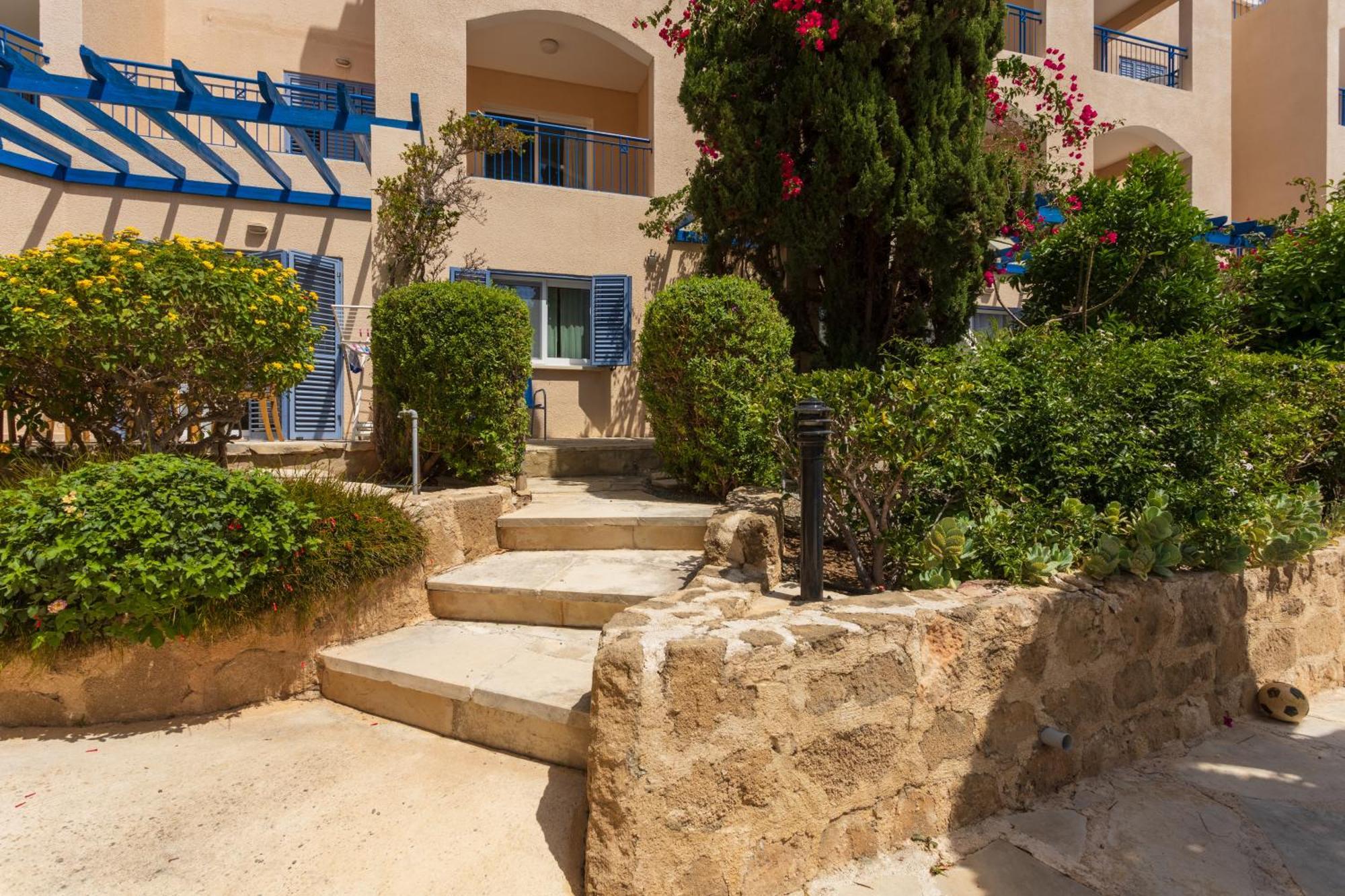 Regina Gardens Lovely Apartment Pafos Exterior foto
