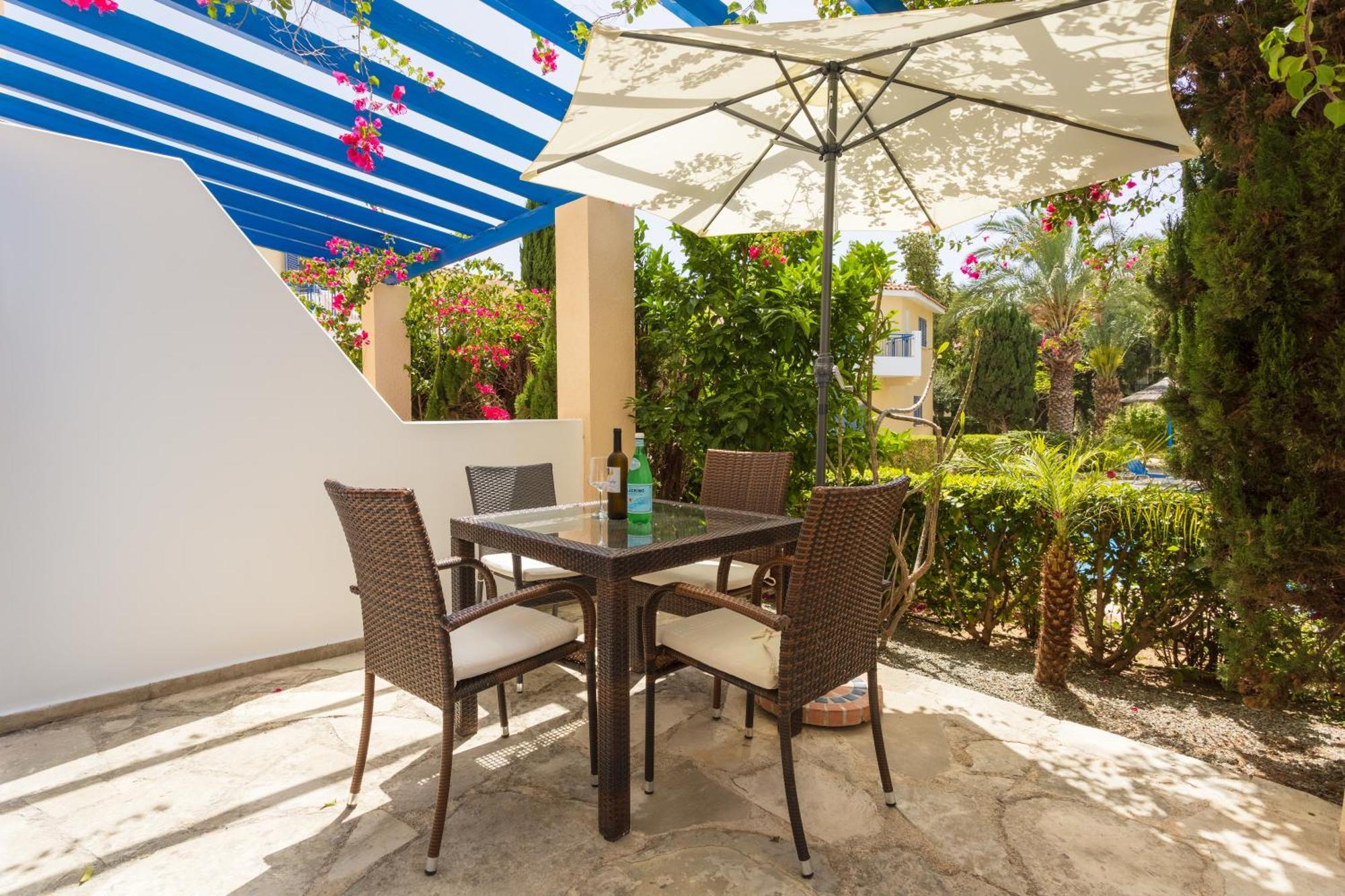 Regina Gardens Lovely Apartment Pafos Exterior foto