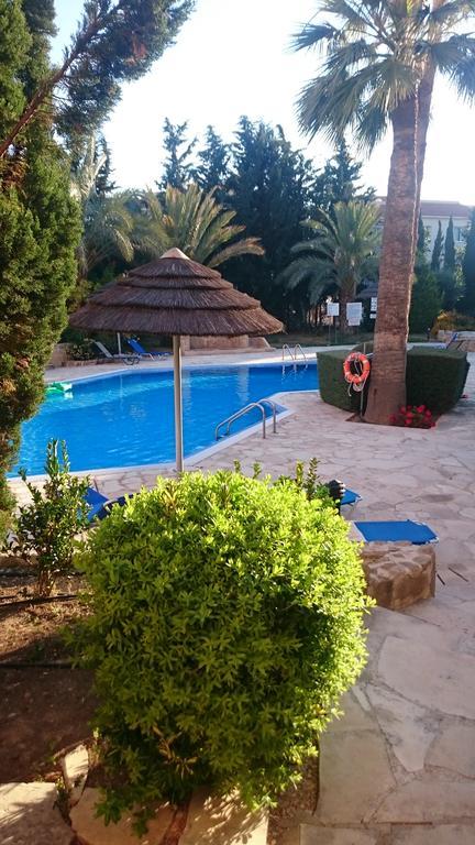 Regina Gardens Lovely Apartment Pafos Exterior foto