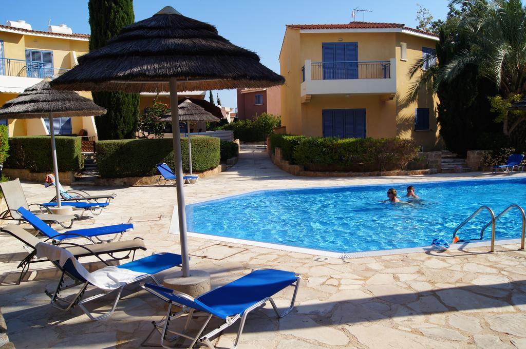 Regina Gardens Lovely Apartment Pafos Exterior foto