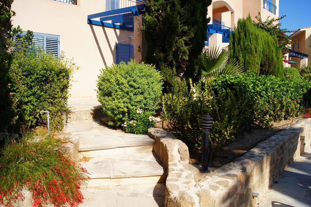 Regina Gardens Lovely Apartment Pafos Exterior foto