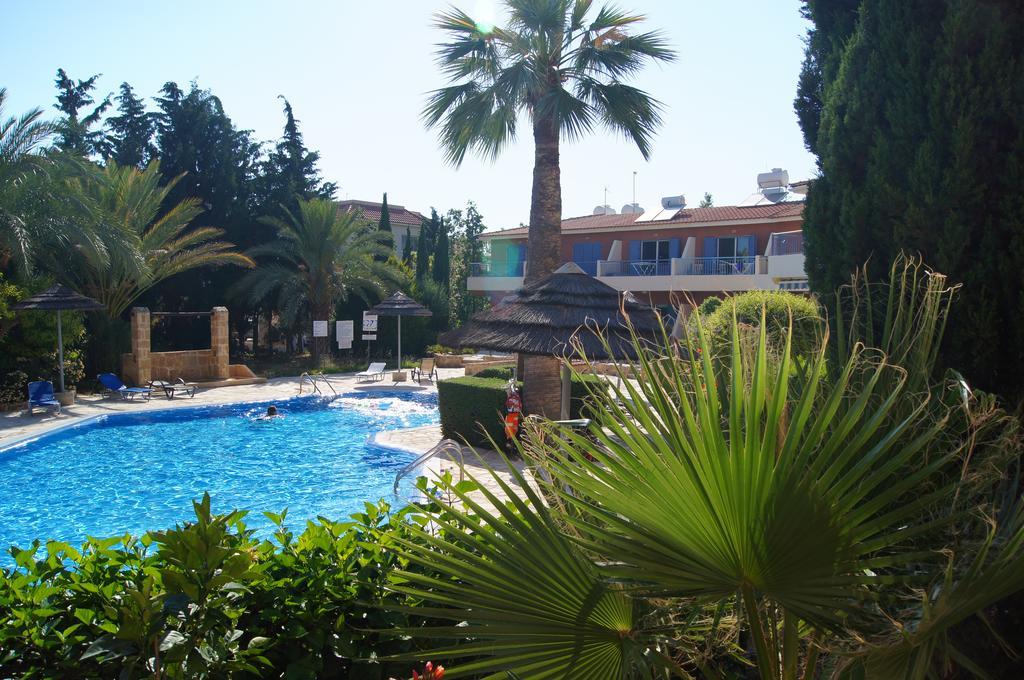 Regina Gardens Lovely Apartment Pafos Exterior foto