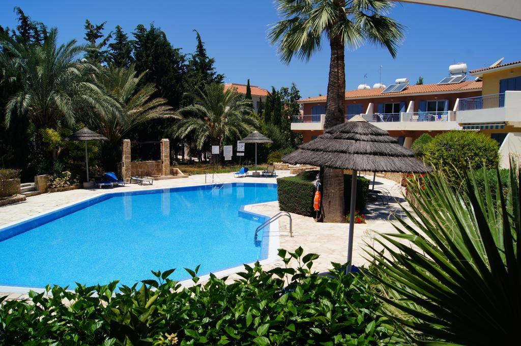 Regina Gardens Lovely Apartment Pafos Exterior foto